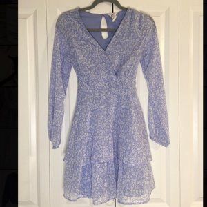 Short blue floral dress with sleeves